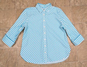 Chico's sz 1 US sz 10 Shirt blue & white diagonal stripes ls stretchy top 3094
